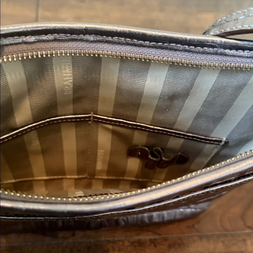 Brahmin Pewter Leather Elegant Crocodile-Embossed Crossbody Bag. Like New. - Picture 5 of 8